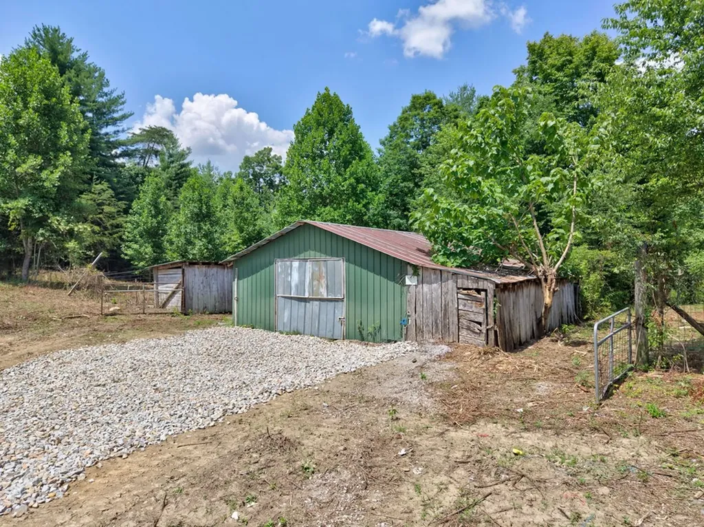 36ACRES Kentucky Drive Crossville TN 38572