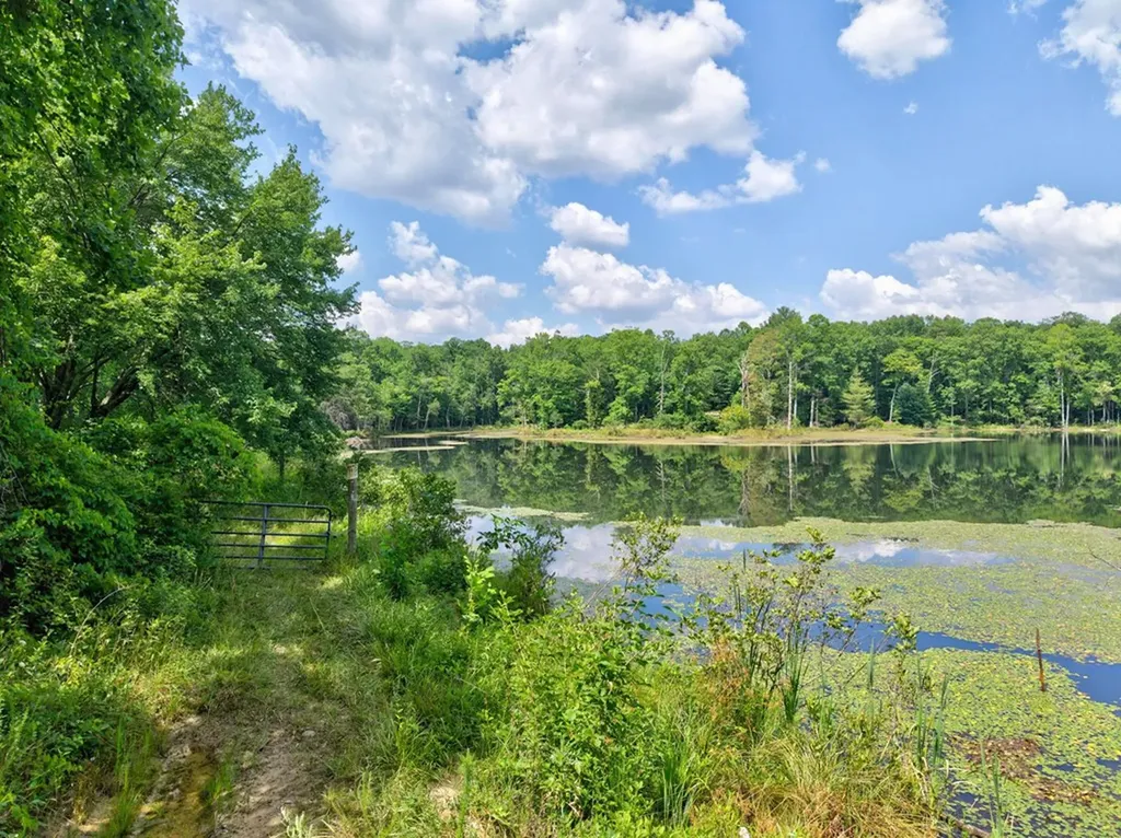 36ACRES Kentucky Drive Crossville TN 38572