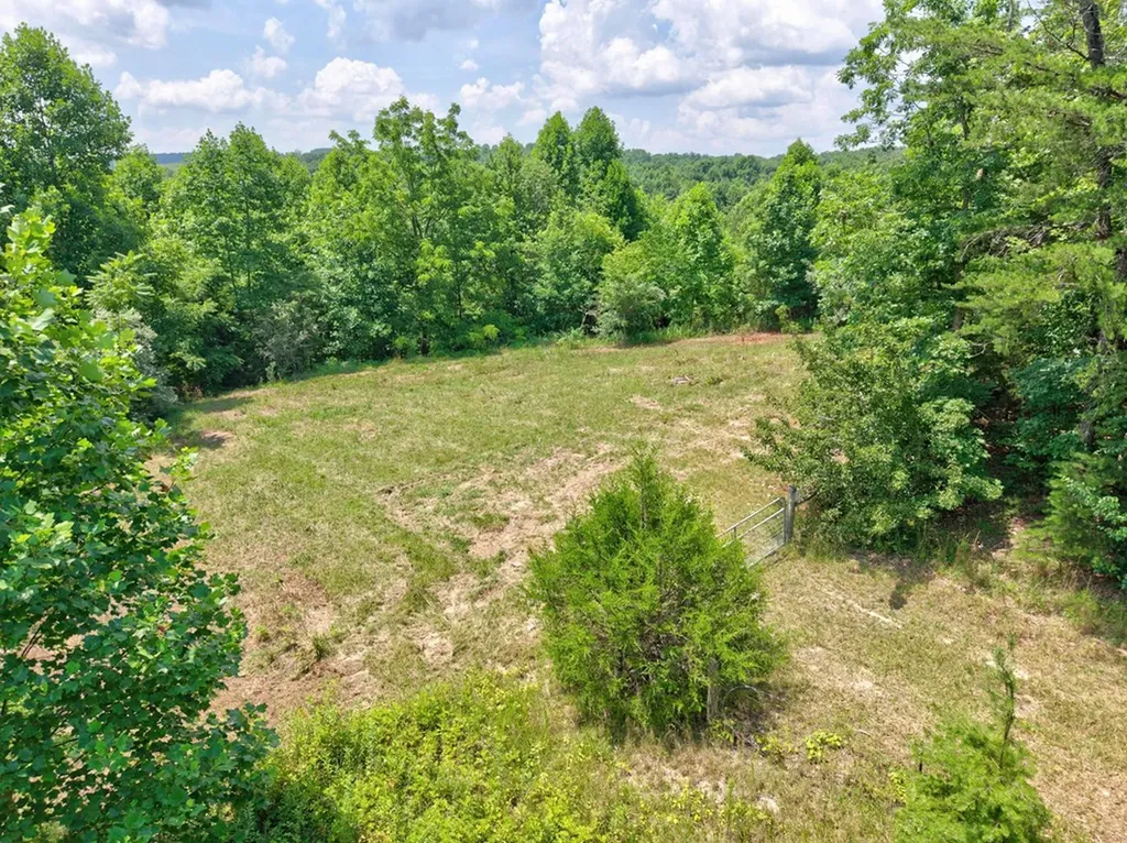 36ACRES Kentucky Drive Crossville TN 38572
