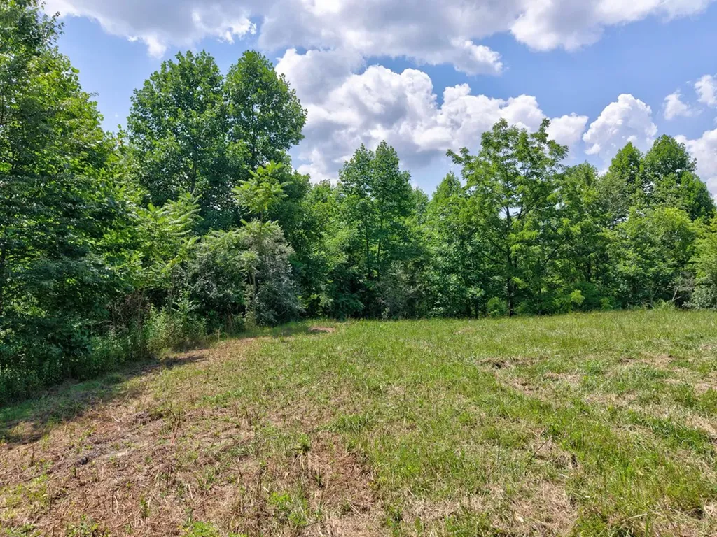 36ACRES Kentucky Drive Crossville TN 38572