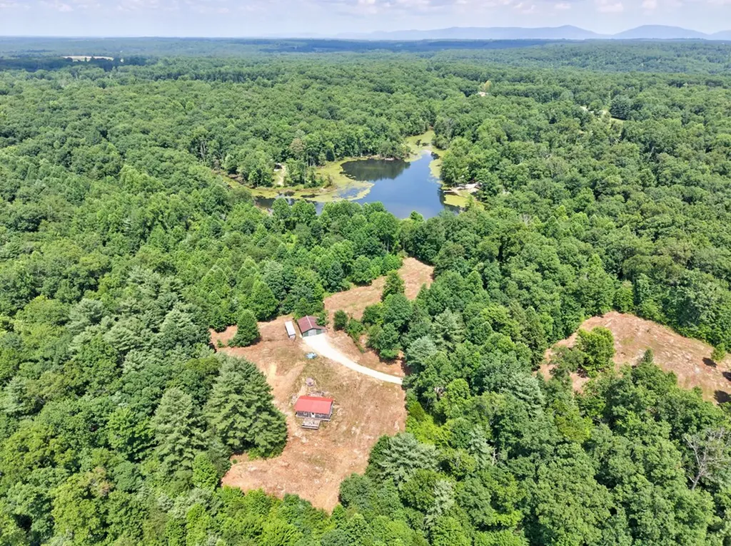 36ACRES Kentucky Drive Crossville TN 38572