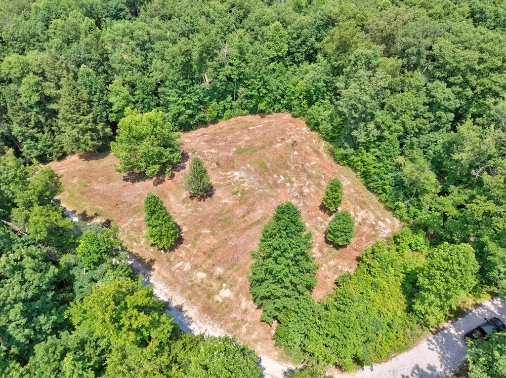 36ACRES Kentucky Drive Crossville TN 38572