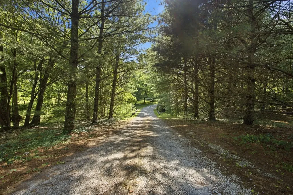 10647 Hwy 127 N Crossville TN 38571