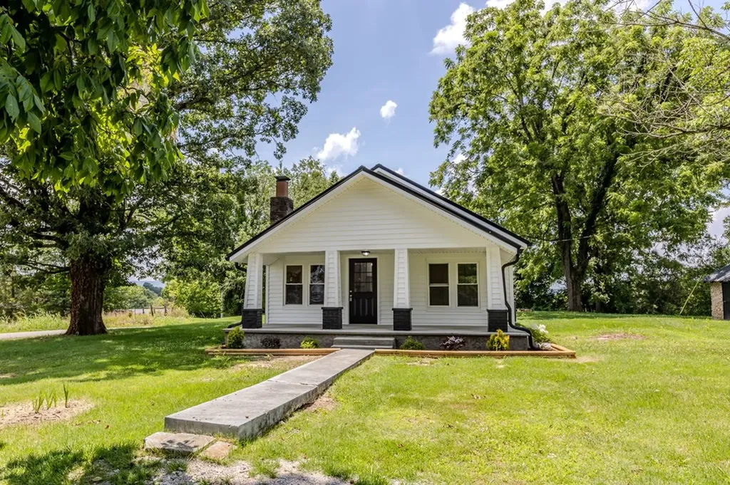 334 N Robin Hood Road Doyle TN 38559