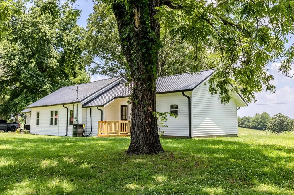 334 N Robin Hood Road Doyle TN 38559
