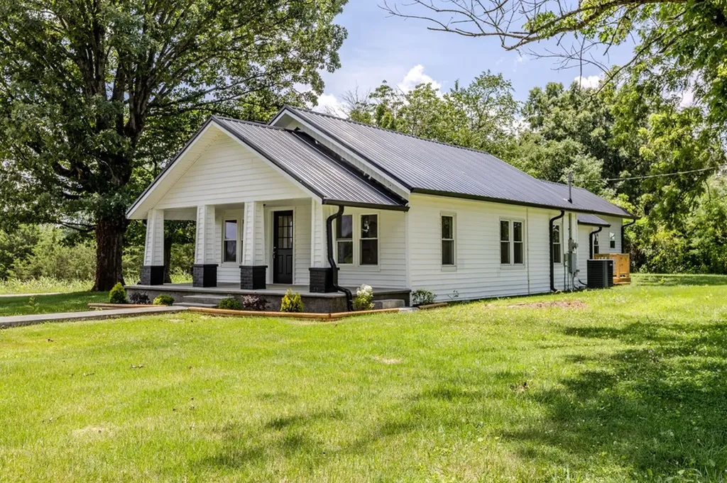 334 N Robin Hood Road Doyle TN 38559