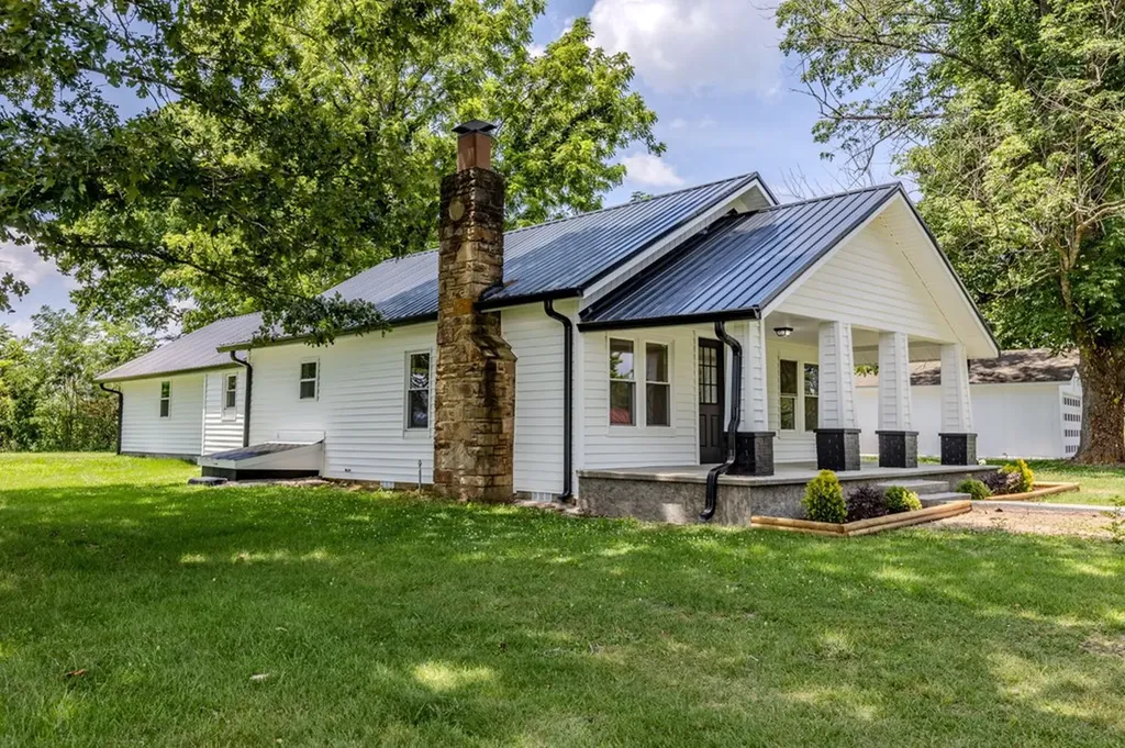 334 N Robin Hood Road Doyle TN 38559