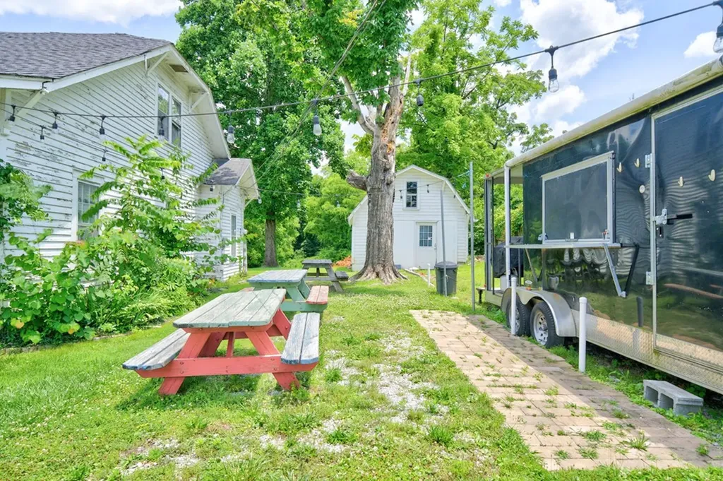 136 S Walnut Cookeville TN 38501
