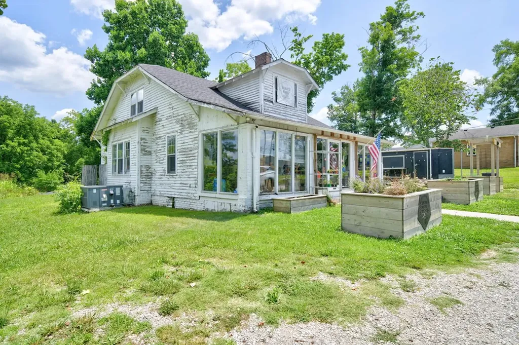 136 S Walnut Cookeville TN 38501