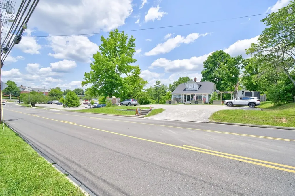 136 S Walnut Cookeville TN 38501