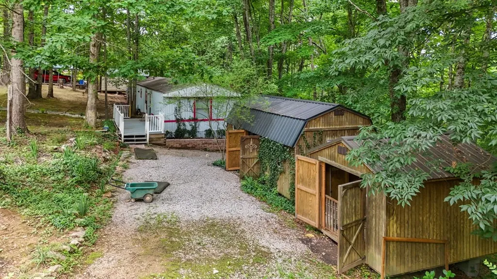 1305 Grivers Chapel Road Rockwood TN 37854