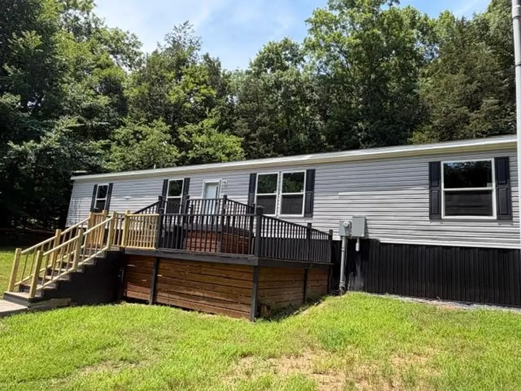 599 New Hope Road Celina TN 38551