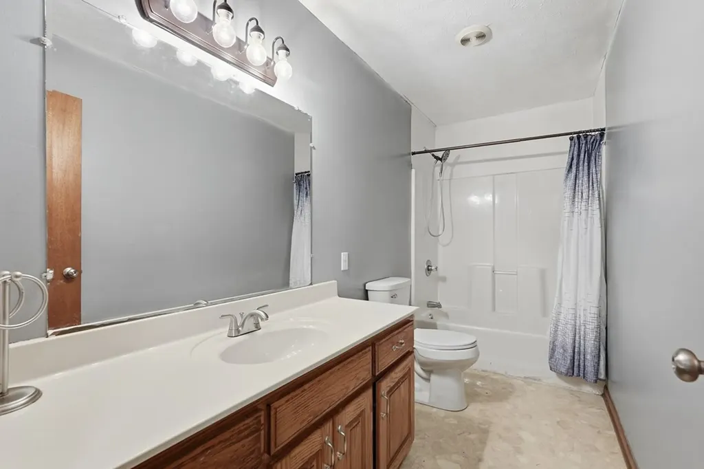 8607 Crossville Highway Sparta TN 38583