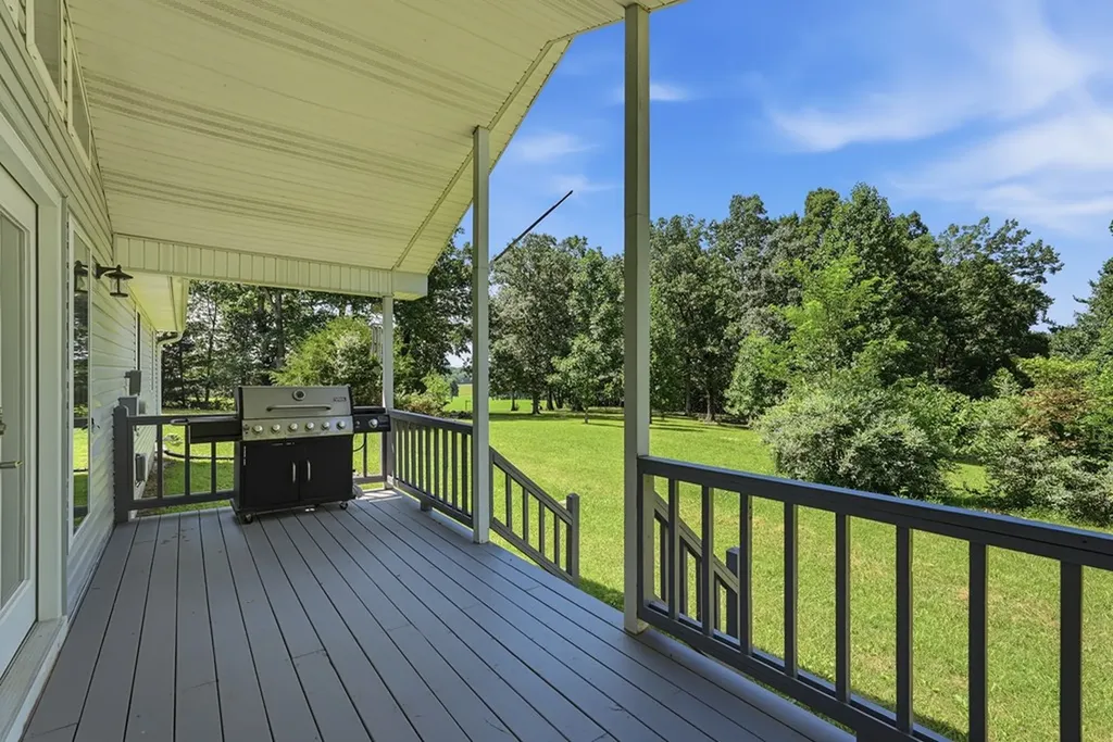 8607 Crossville Highway Sparta TN 38583