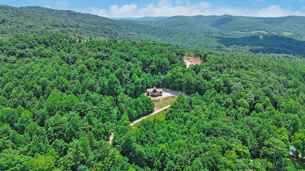 517 Big Sky Road Jamestown TN 38556