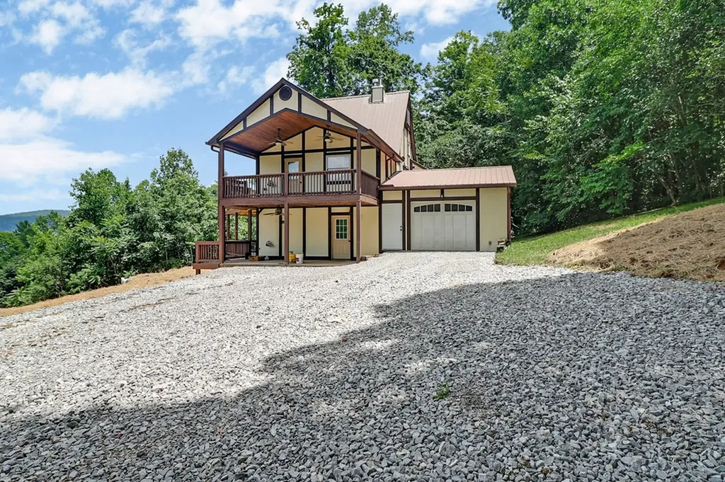 517 Big Sky Road Jamestown TN 38556