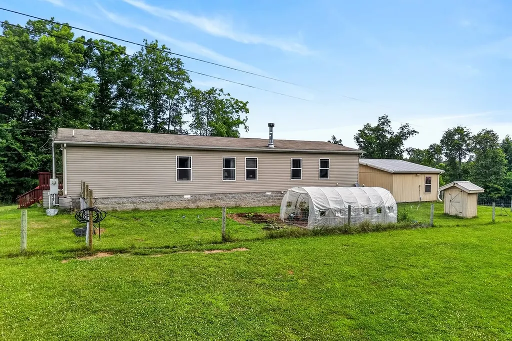 295 Narrow Way Crossville TN 38572