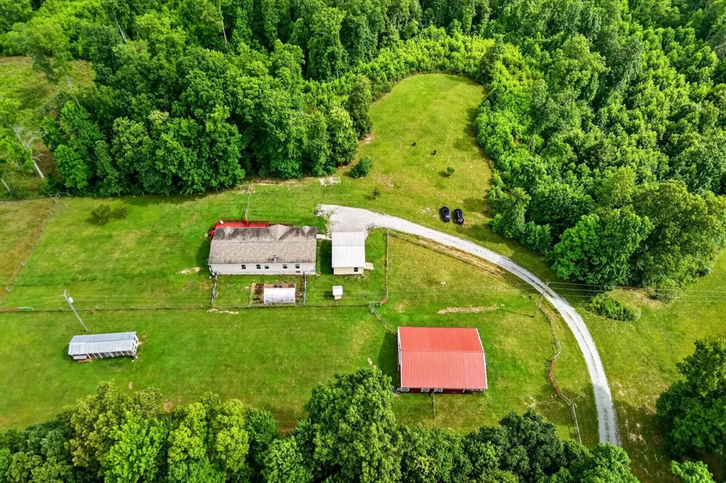 295 Narrow Way Crossville TN 38572