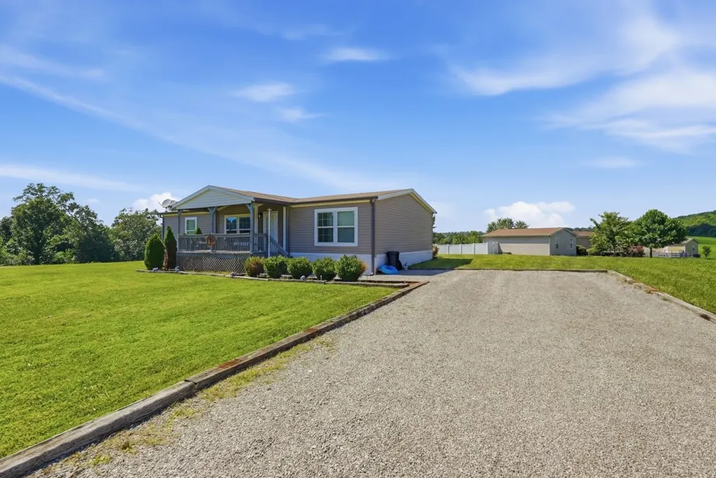 139 Falls View Road Sparta TN 353