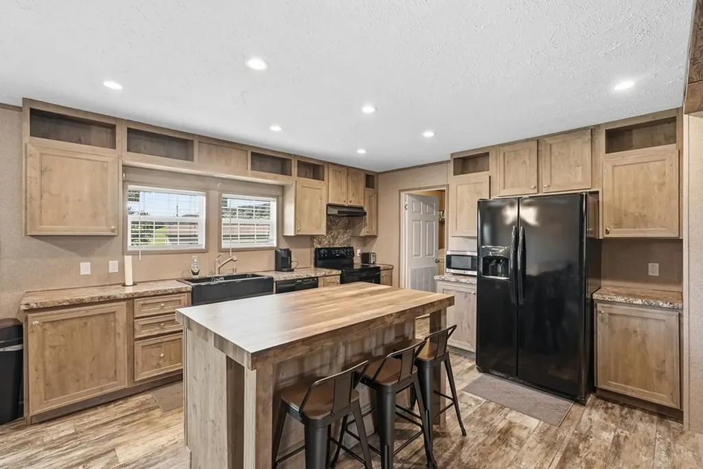 139 Falls View Road Sparta TN 353