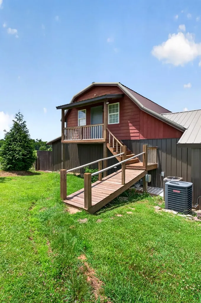 14706 Old Kentucky Road Sparta TN 38583