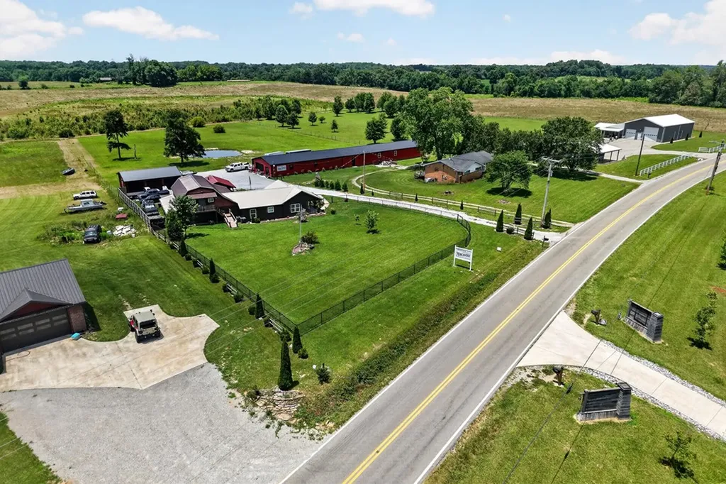 14706 Old Kentucky Road Sparta TN 38583