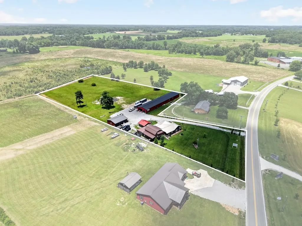 14706 Old Kentucky Road Sparta TN 38583