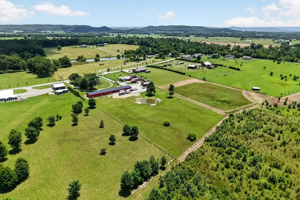 14706 Old Kentucky Road Sparta TN 38583