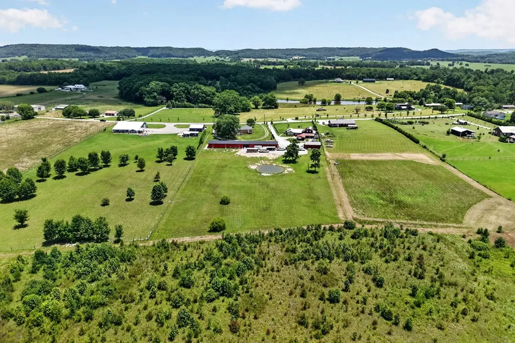 14706 Old Kentucky Road Sparta TN 38583