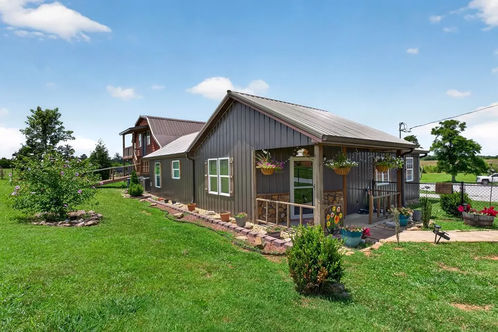 14706 Old Kentucky Road Sparta TN 38583