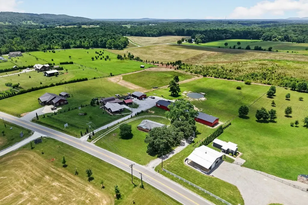 14706 Old Kentucky Road Sparta TN 38583