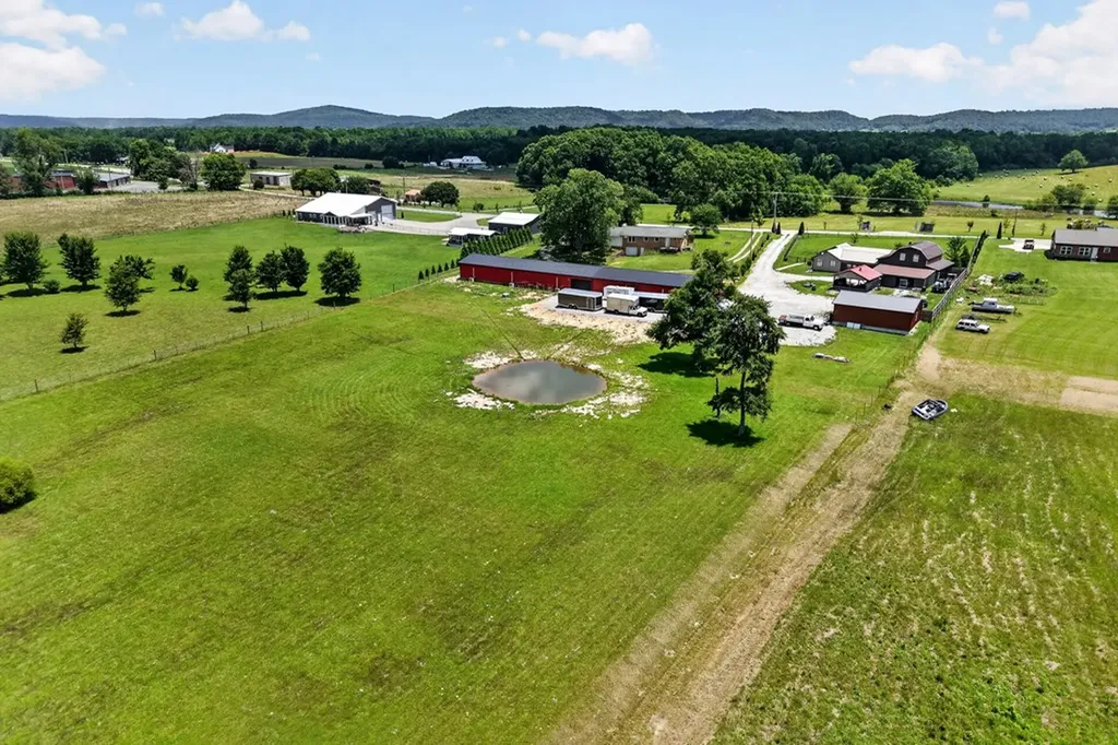 14706 Old Kentucky Road Sparta TN 38583