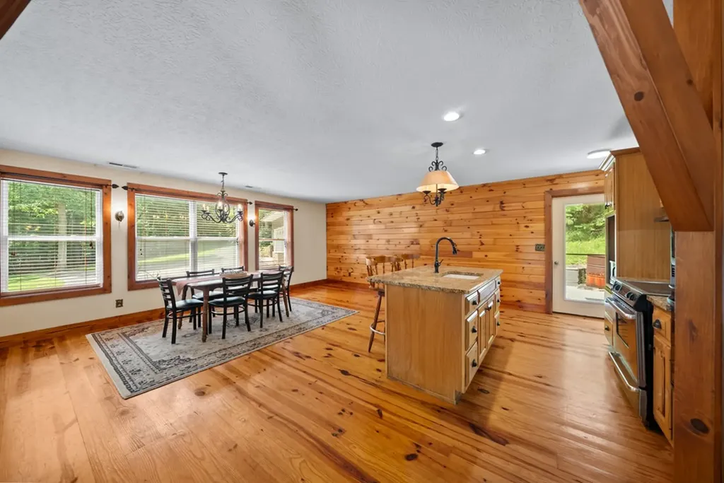 303 303 Cumberland Cove Road Monterey TN 38574