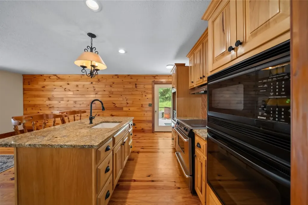 303 303 Cumberland Cove Road Monterey TN 38574