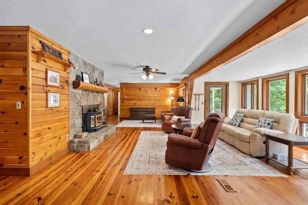 303 303 Cumberland Cove Road Monterey TN 38574
