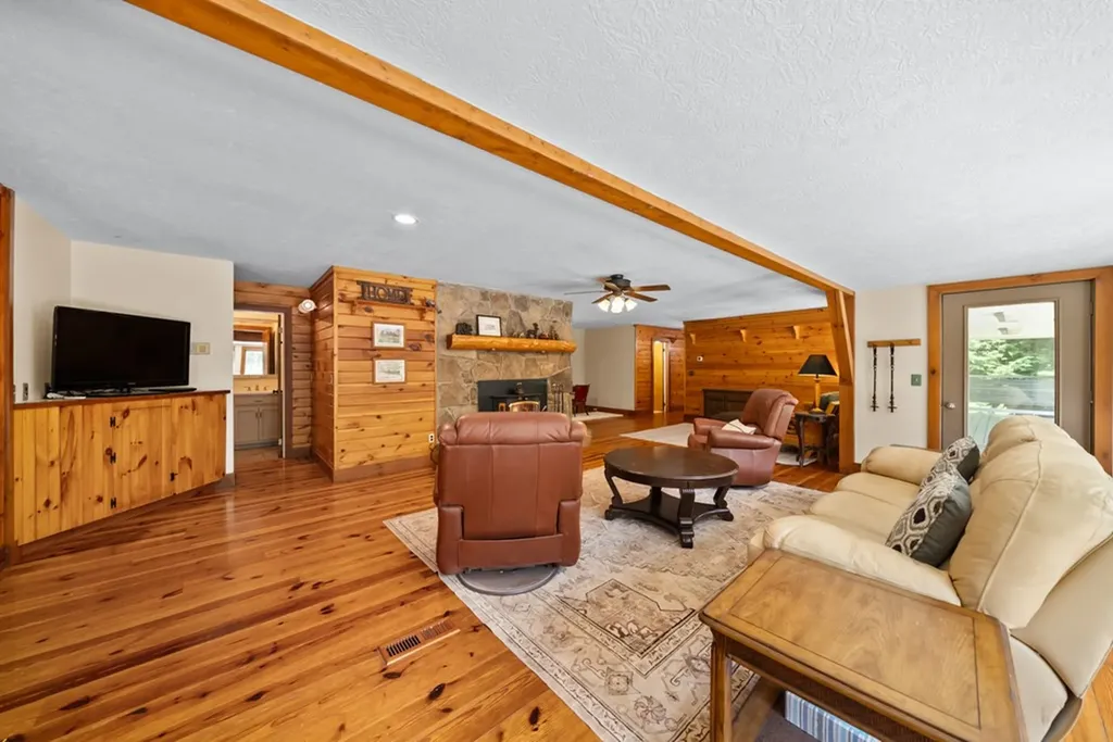 303 303 Cumberland Cove Road Monterey TN 38574