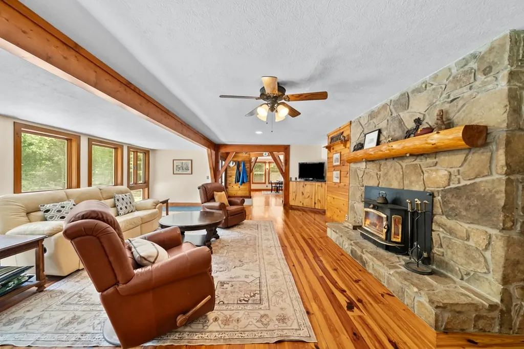 303 303 Cumberland Cove Road Monterey TN 38574