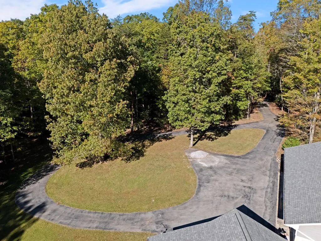 303 303 Cumberland Cove Road Monterey TN 38574