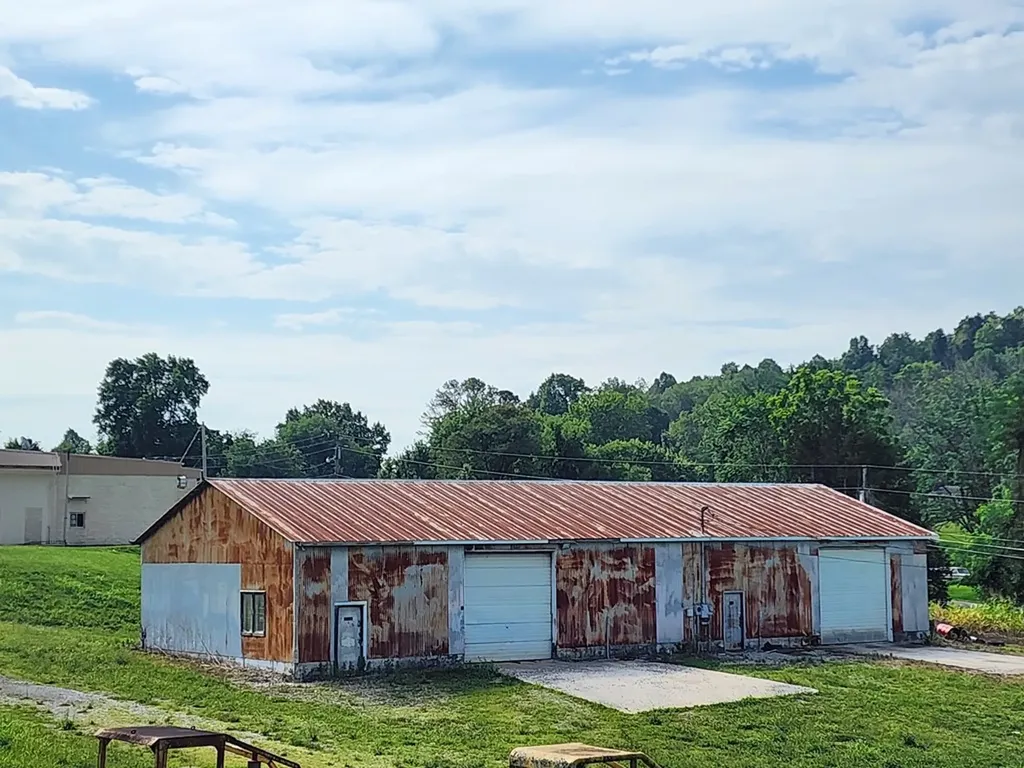 1573 E Spring Street Cookeville TN 38501
