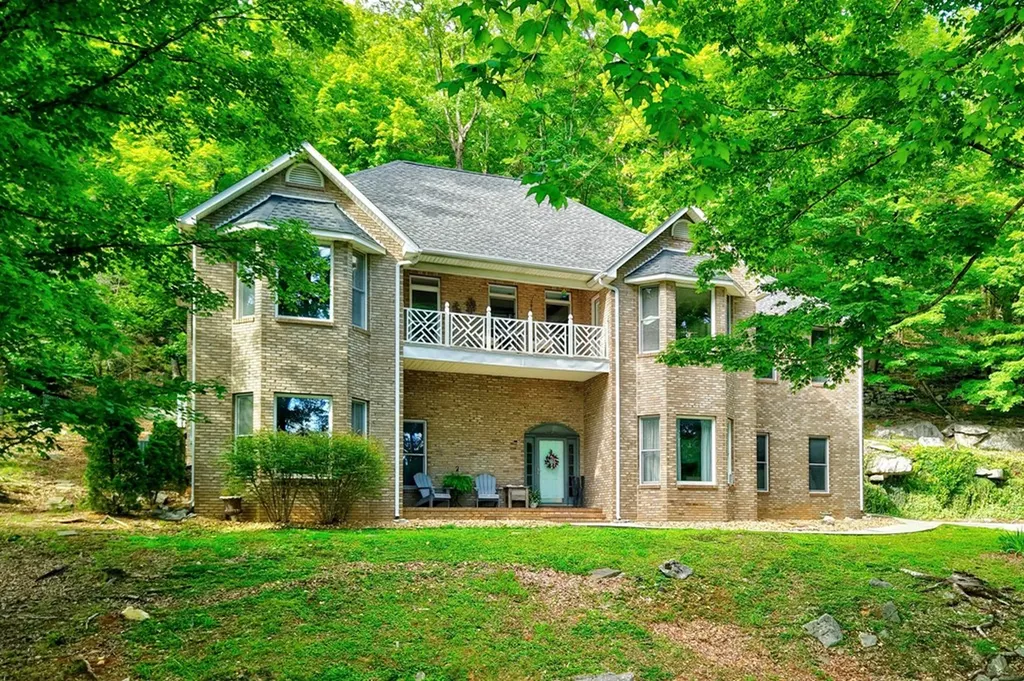 1650 N Plantation Drive Cookeville TN 38506