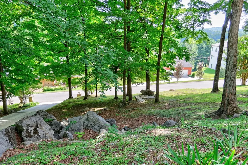 1650 N Plantation Drive Cookeville TN 38506
