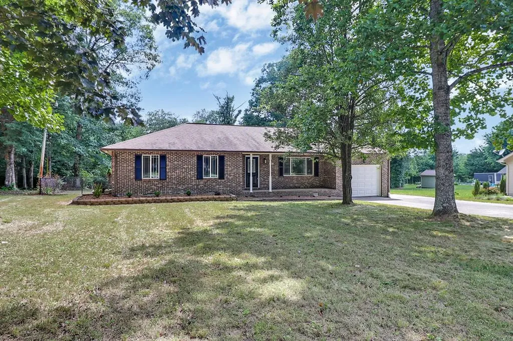 181 Bradrock Crossville TN 38571