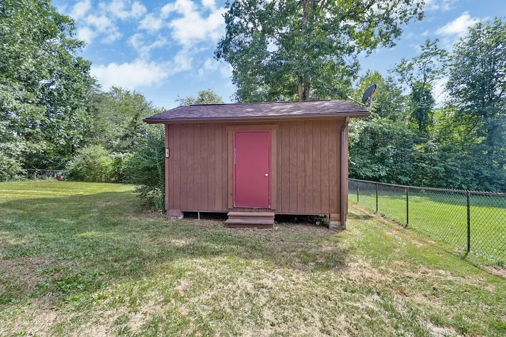 181 Bradrock Crossville TN 38571