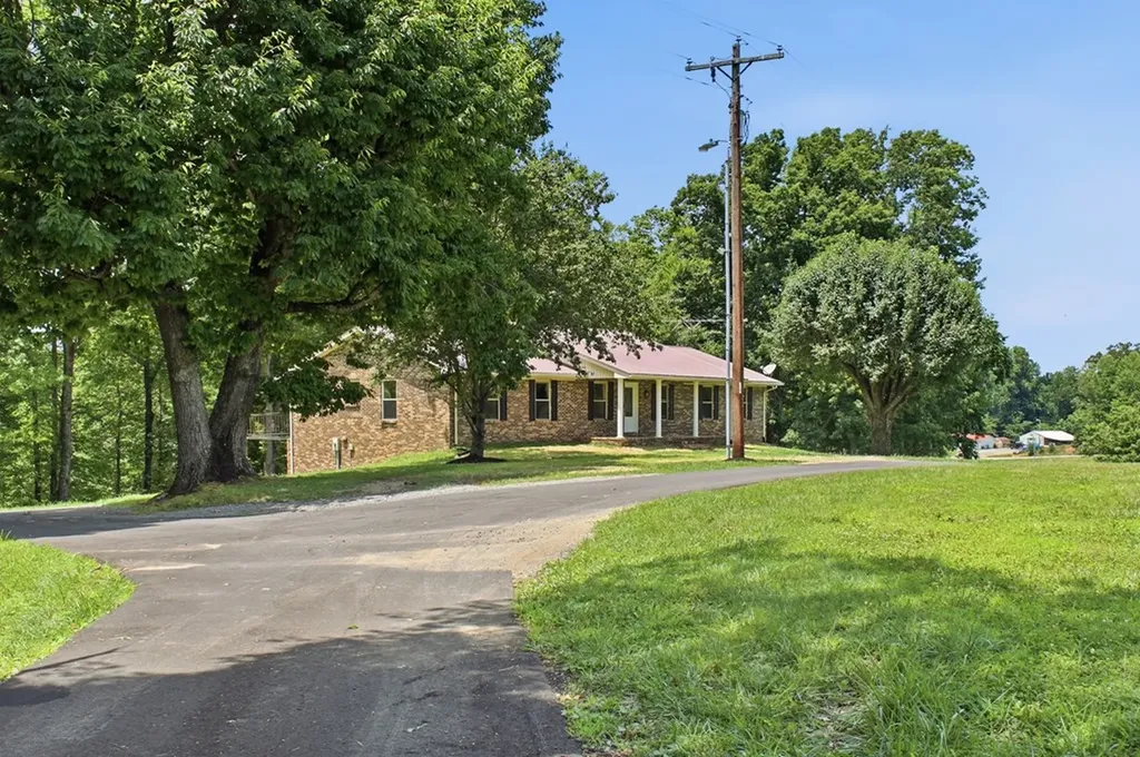 3500 Shepardsville Highway Bloomington Springs TN 38545