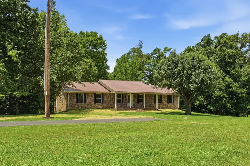 3500 Shepardsville Highway Bloomington Springs TN 38545