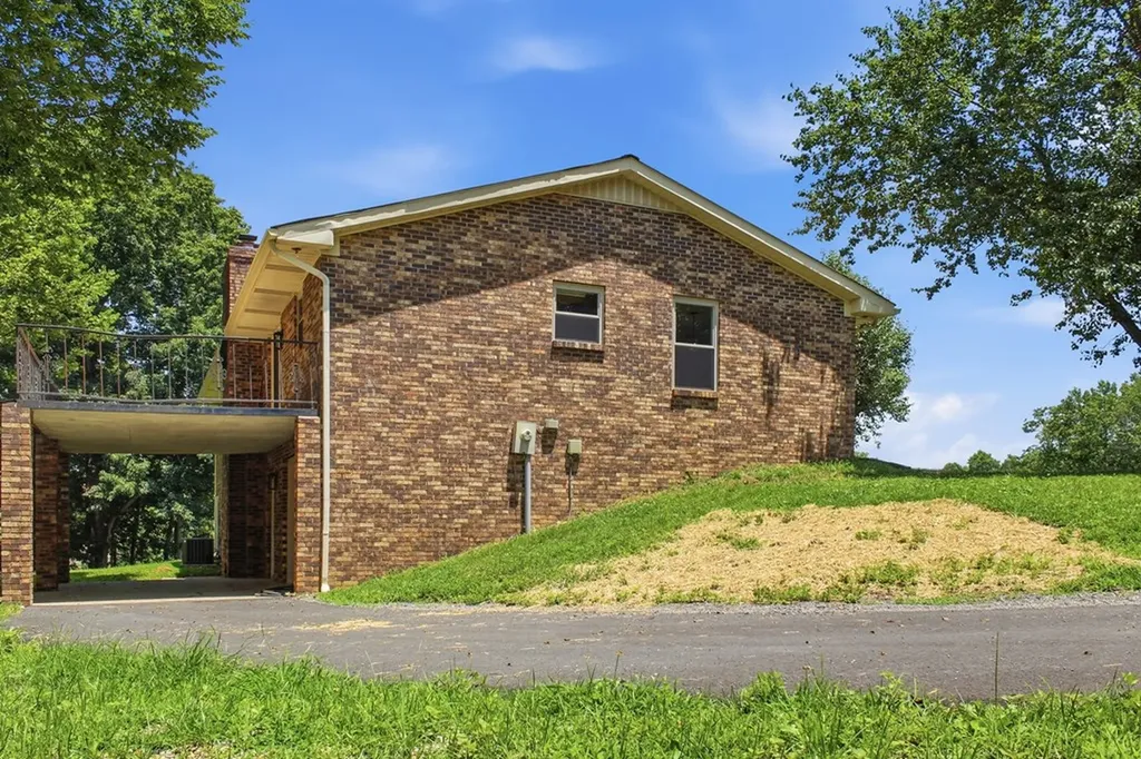 3500 Shepardsville Highway Bloomington Springs TN 38545