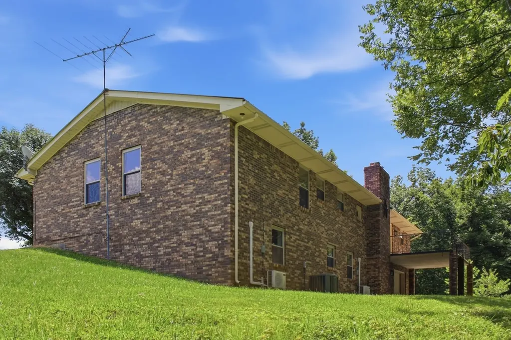 3500 Shepardsville Highway Bloomington Springs TN 38545