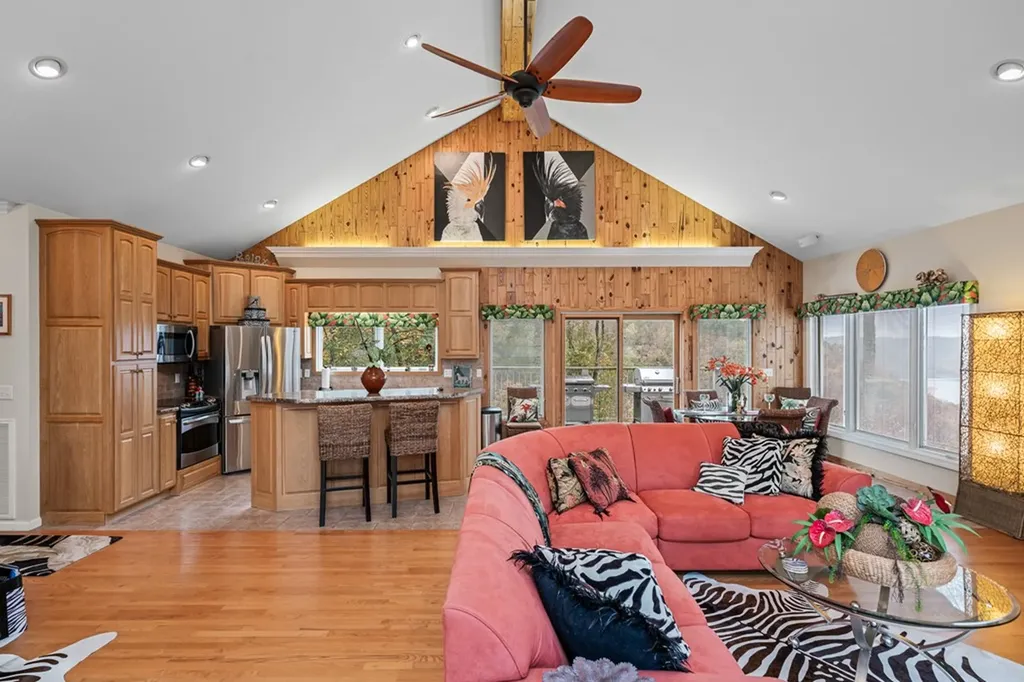 511 Mallard Pointe Drive Byrdstown TN 38549