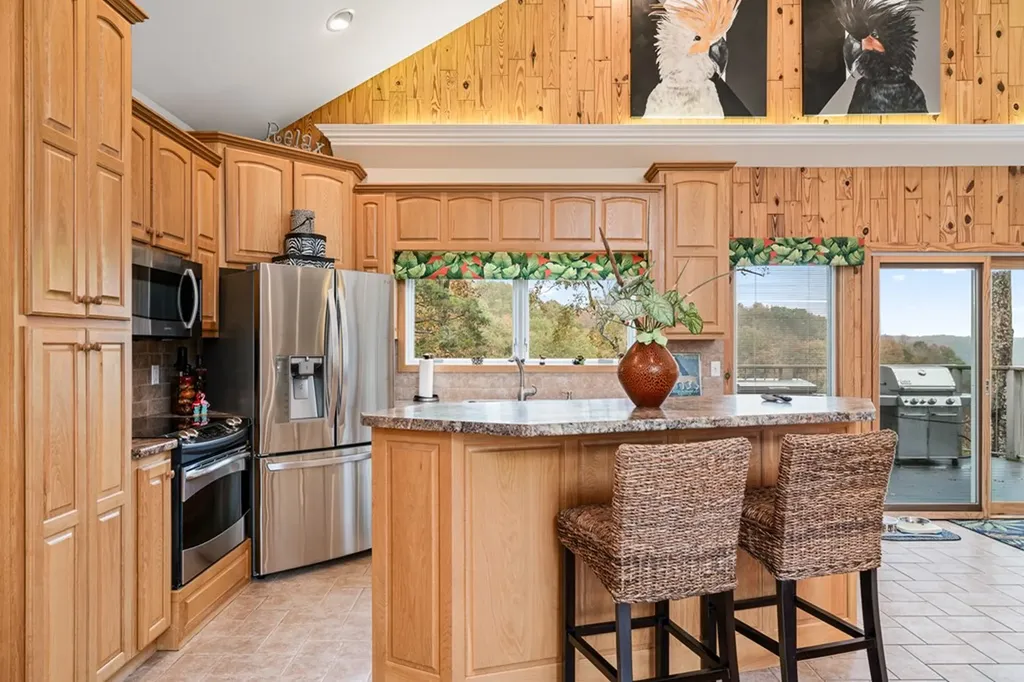 511 Mallard Pointe Drive Byrdstown TN 38549