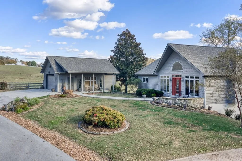511 Mallard Pointe Drive Byrdstown TN 38549